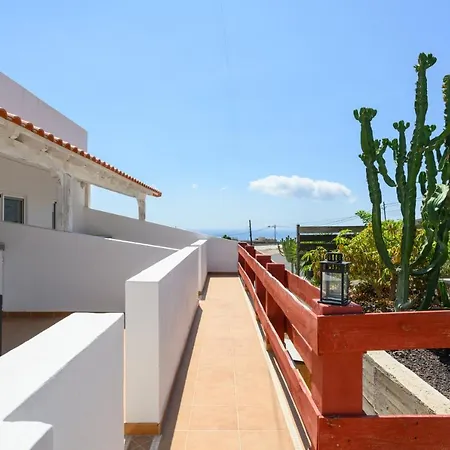 7 Moons B Peace And Pool San Bartolomé