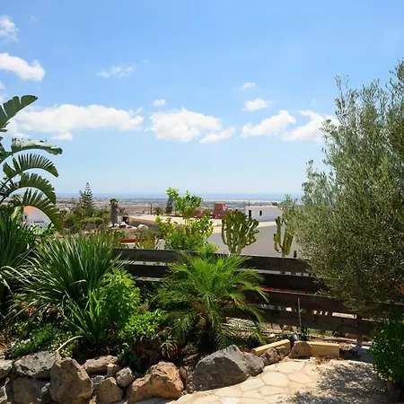 7 Moons B Peace And Pool 펜션 San Bartolomé